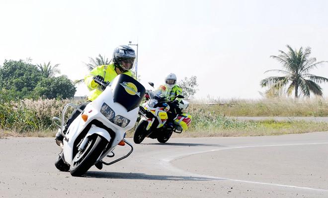 深圳交警2019年第二期警用摩托车驾驶培训班圆满完成